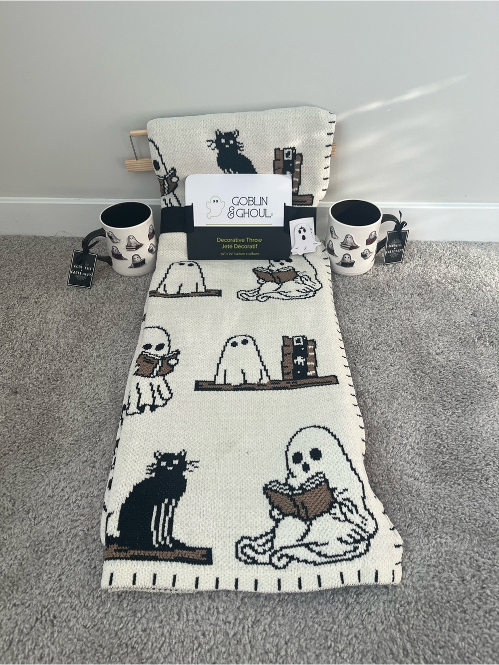 NWT Viral Halloween Goblin & Ghoul Ghost Reading Book Black Cat Throw 2 mugs